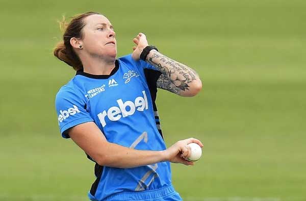 Sarah Coyte in Action. Pic credits: www.bigbash.com.au