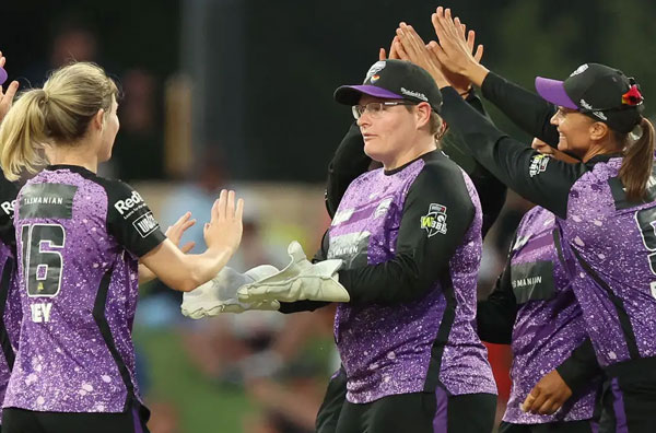 Beth Mooney's fifty in vain as Kathryn Bryce - Lauren Smith bail Hurricanes home