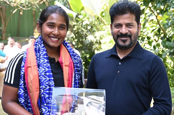 Telangana CM Revanth Reddy Felicitates Gongadi Trisha with ₹1 Crore for World Cup Heroics
