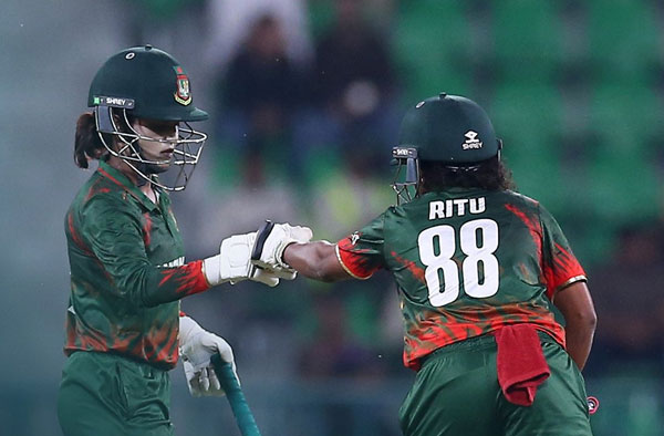 Ritu Moni's unbeaten 67 guides Bangladesh to a thrilling win over Ireland
