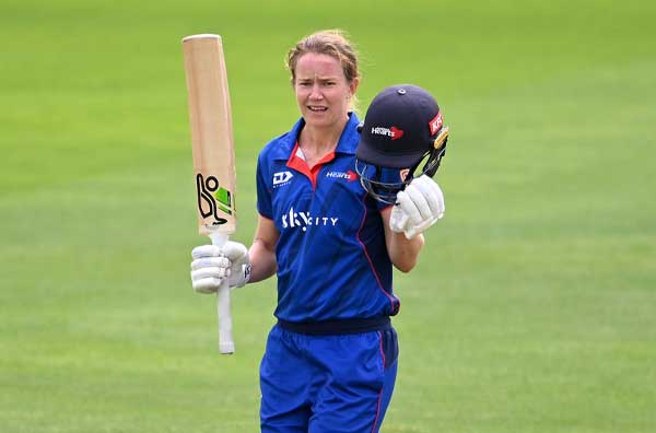 Maddy Green for Auckland Hearts
