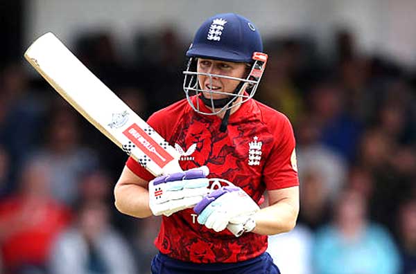 Heather Knight Sidelined for Rest of 2025 International Summer Following Hamstring Injury